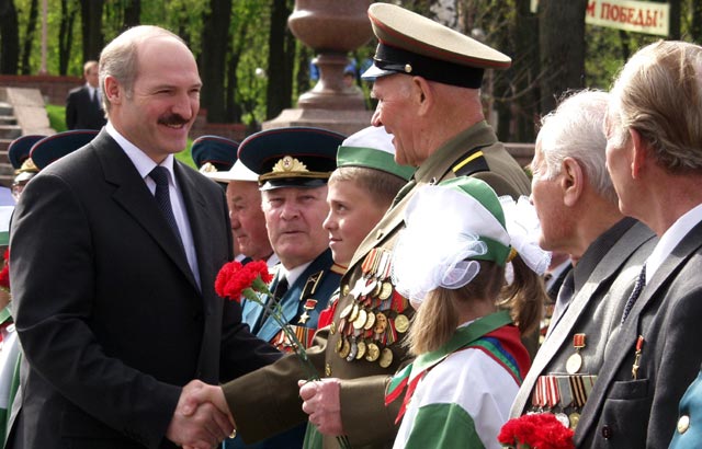 Лукашенко и ветераны ВОВ